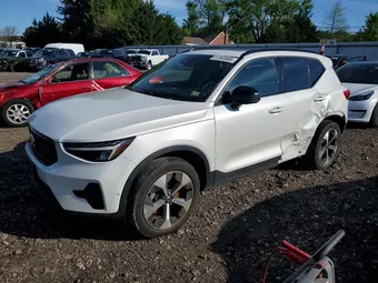 2024 Volvo XC40 YV4L12UL8R2201427