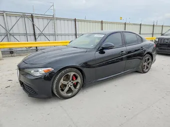 2018 Alfa Romeo ZARFAEBN8J7566189