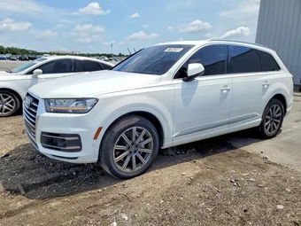 2019 Audi Q7 WA1LHAF72KD027514