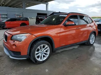 2015 BMW X1 WBAVL1C51FVY26469