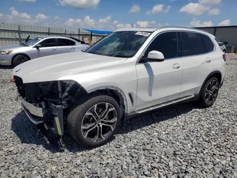 2022 BMW X5 5UXCR4C06N9M81637
