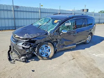 2018 Chrysler Pacifica Hybrid 2C4RC1N70JR358815