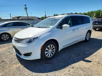 2017 Chrysler Pacifica 2C4RC1BG7HR526917 Lot 55701856