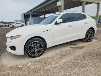 2017 Maserati Levante ZN661XUL4HX211076