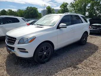 2015 Mercedes-Benz M-Class 4JGDA0EB8FA565698
