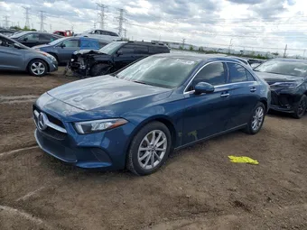 2019 Mercedes-Benz A-Class WDD3G4FB2KW029109