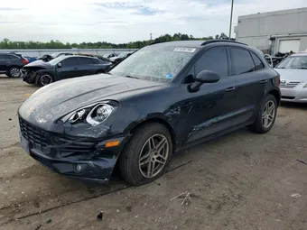2018 Porsche Macan WP1AA2A54JLB05243