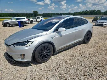 2016 Tesla Model X 5YJXCAE25GF006121