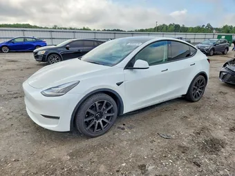 2022 Tesla Model Y 7SAYGDEE7NF370481