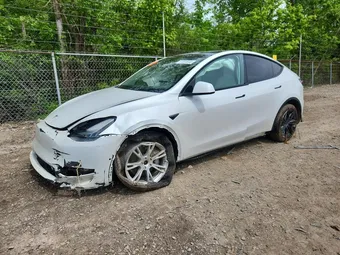 2021 Tesla Model Y 5YJYGAEE1MF263579