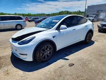 2025 Tesla Model Y 7SAYGAEE2SF306648