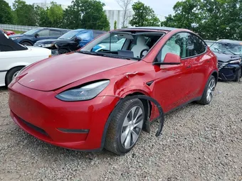 2022 Tesla Model Y 7SAYGDEE7NF521383