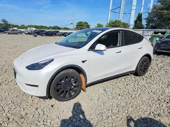 2023 Tesla Model Y 7SAYGAEE7PF742600