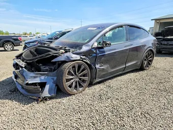 2022 Tesla Model X 7SAXCBE61NF359125