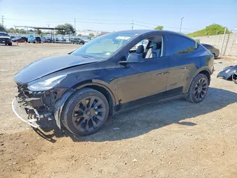2023 Tesla Model Y 7SAYGDEE5PA147131