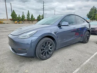 2022 Tesla Model Y 7SAYGAEE1NF554135