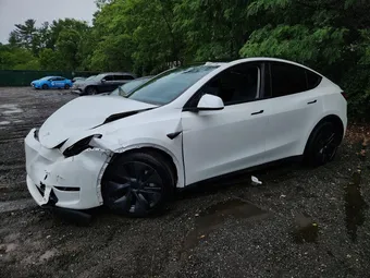 2025 Tesla Model Y 7SAYGDEE9SA370930