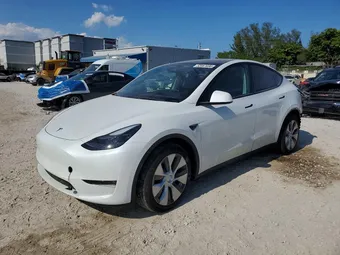 2023 Tesla Model Y 7SAYGDEE7PF880185