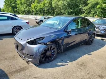 2022 Tesla Model Y 7SAYGDEF8NF546477
