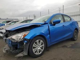 2019 Toyota Yaris 3MYDLBYV1KY513854