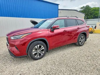 2022 Toyota Highlander 5TDHZRBH9NS561768