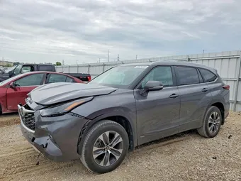 2025 Toyota Highlander 5TDKBRCH1SS649069
