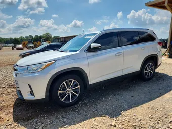 2019 Toyota Highlander 5TDKZRFH0KS338742