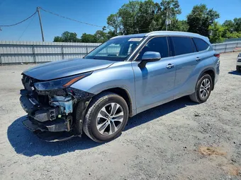 2022 Toyota Highlander 5TDGZRBH9NS196732