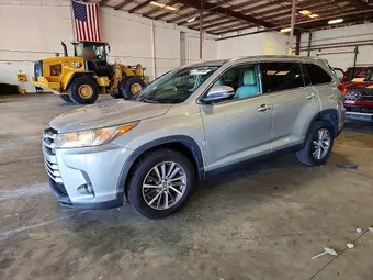 2019 Toyota Highlander 5TDKZRFH2KS552325
