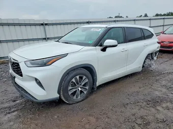2023 Toyota Highlander 5TDKDRAH2PS000501