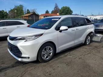2025 Toyota Sienna 5TDZSKFC5SS179764