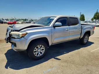 2017 Toyota Tacoma 5TFAX5GN7HX093424