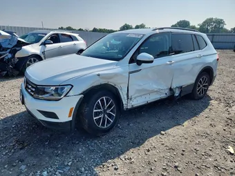 2020 Volkswagen Tiguan 3VV3B7AX6LM040744