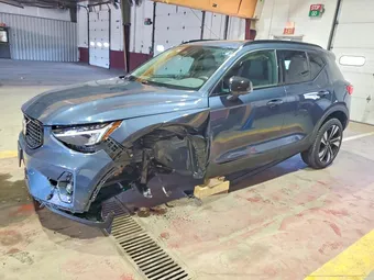 2026 Volvo XC40 YV4L12UC1T2776119