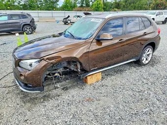 2015 BMW X1 WBAVM1C55FV318485