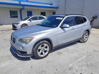 2015 BMW X1 WBAVM1C54FV316422
