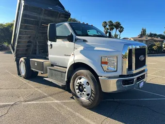 2022 Ford F-650 1FDNF6DE3NDF08598