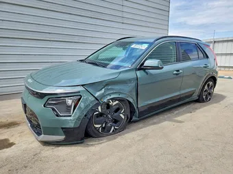 2023 Kia Niro KNDCR3L12P5045575