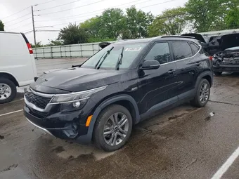 2021 Kia Seltos KNDEUCAAXM7077913