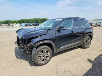 2021 Kia Seltos KNDEUCAA7M7068313