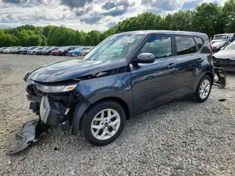 2022 Kia Soul KNDJ23AU1N7814013