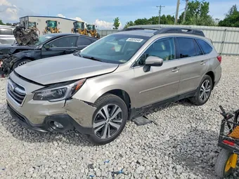 2018 Subaru Outback 4S4BSANC4J3268850