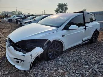 2022 Tesla Model X 7SAXCBE67NF338344