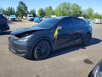 2023 Tesla Model Y 7SAYGDEF6PF887962