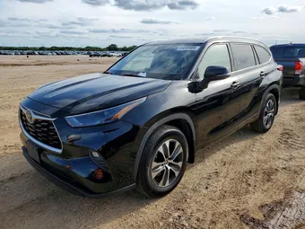 2022 Toyota Highlander 5TDGZRAH2NS539057
