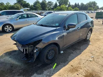 2019 Toyota Yaris 3MYDLBYV8KY520865