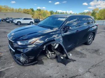 2022 Toyota Highlander 5TDGZRBH1NS595862