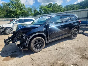 2019 Toyota Highlander 5TDJZRFH3KS977564