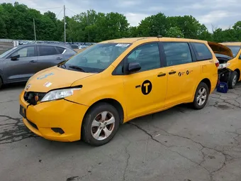 2017 Toyota Sienna 5TDZZ3DC7HS868850