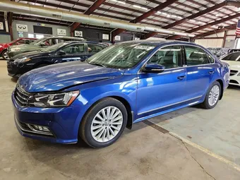 2016 Volkswagen Passat 1VWBT7A38GC052743
